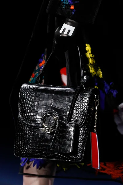 Look 74